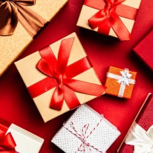 TOP 10 GIFTS TO BRING BACK FOR FAMILY AND FRIENDS